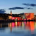 Apartment In Near Danube Promenade Linz