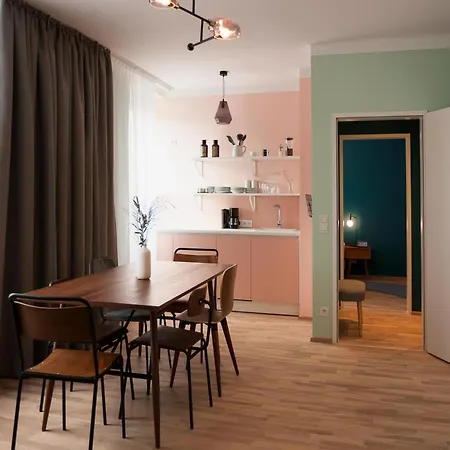 In Near Danube Promenade * لينتز